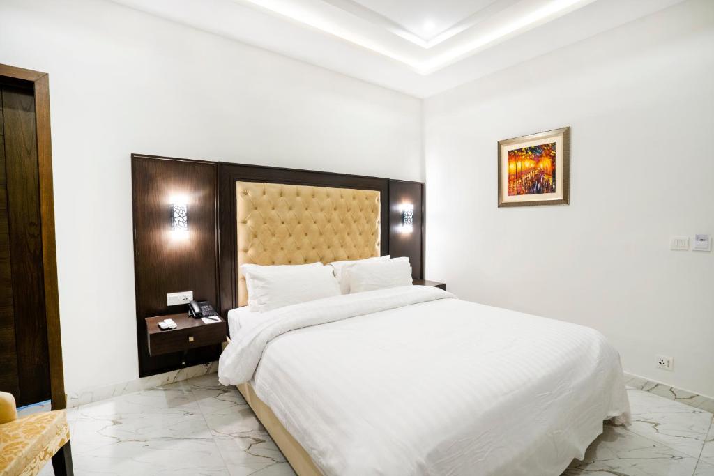 Hotel One MM Alam Road Lahore