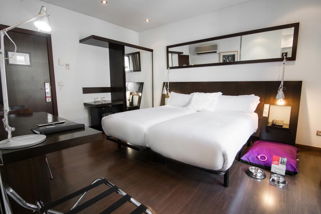 Petit Palace Arana
