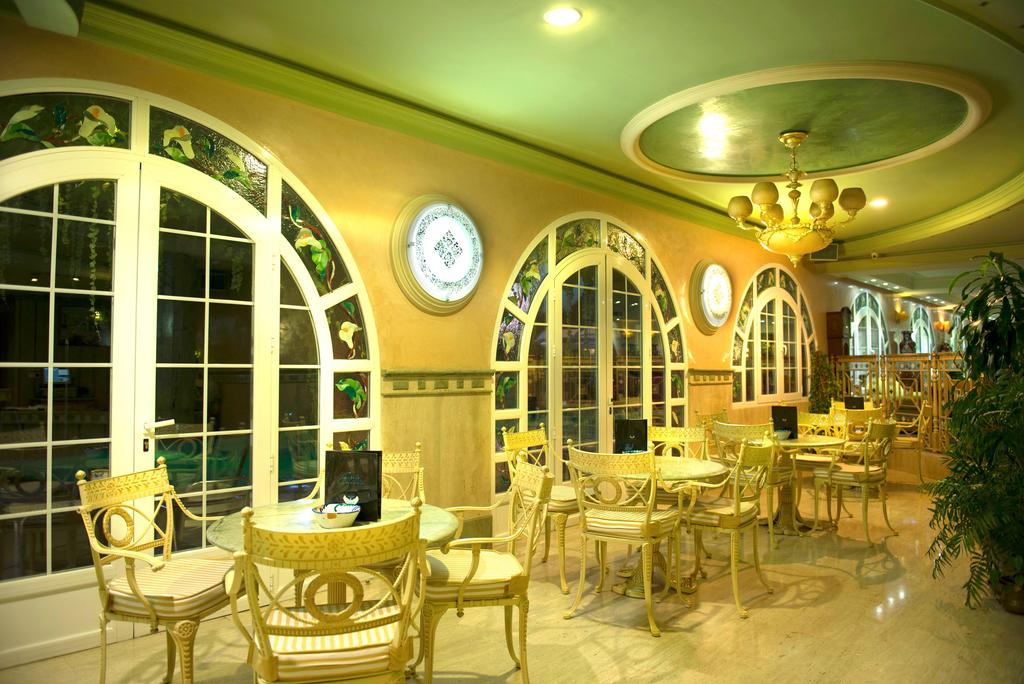Los Angeles & Spa Hotel