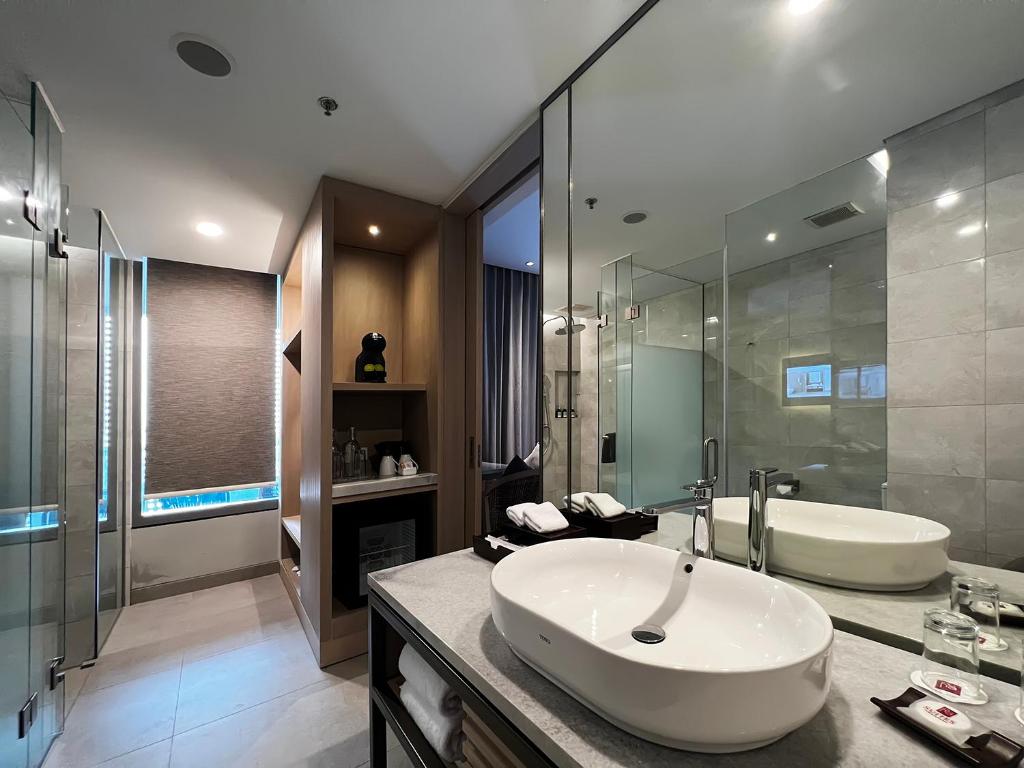 Ra Suites Simatupang