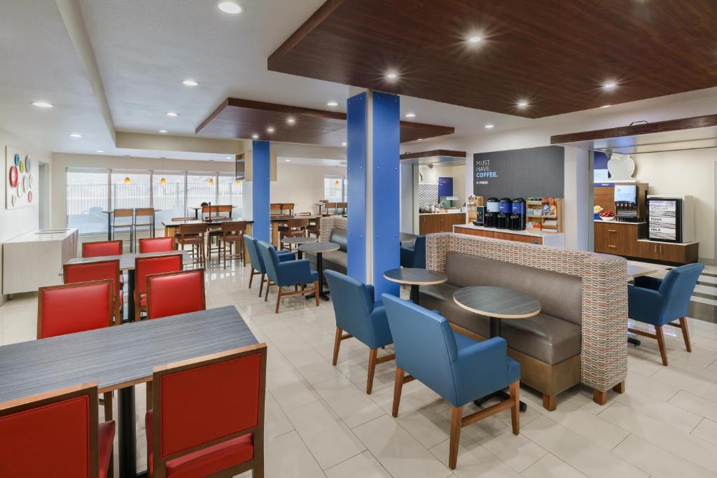 Holiday Inn Express & Suites Oakhurst-Yosemite Park Area