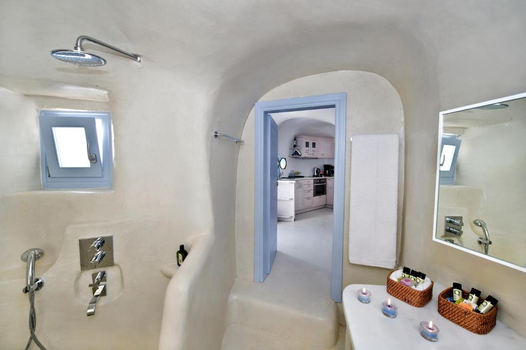 Anemomilos Hotel Santorini
