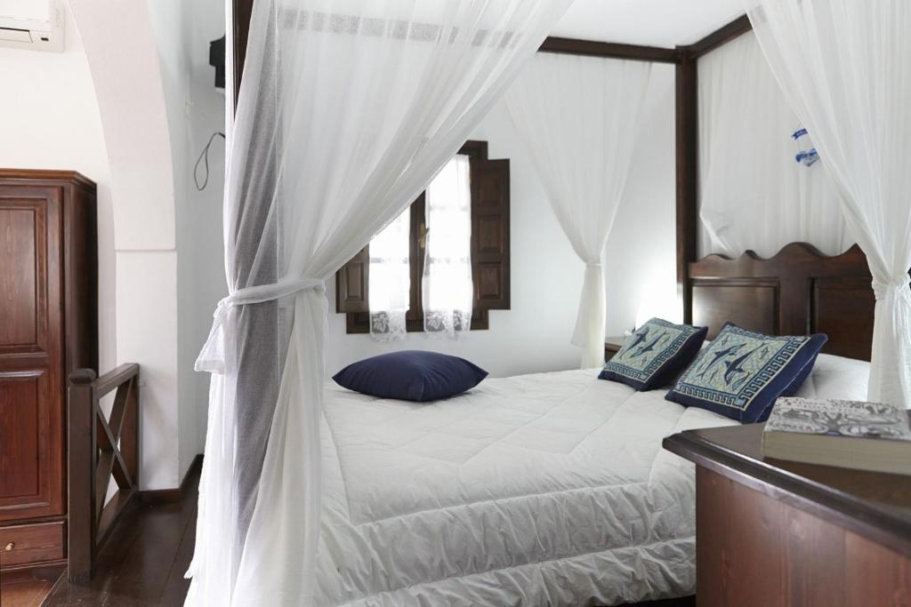 Anna Traditional Apartments Santorini