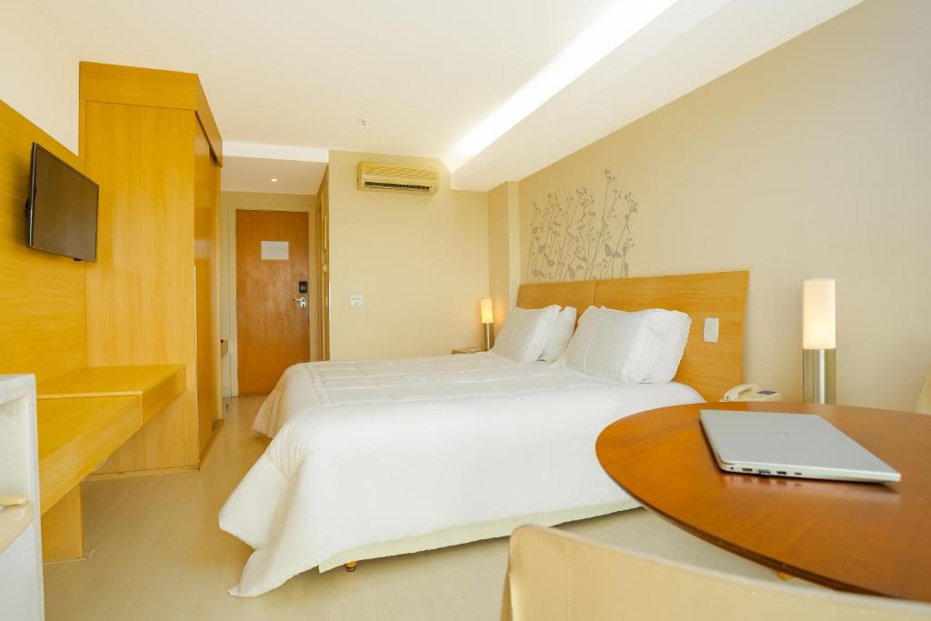 Macae Othon Suites