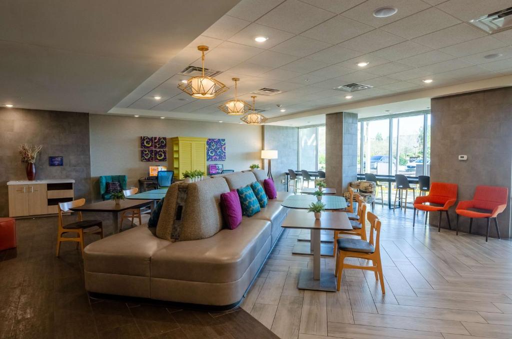 Home2 Suites by Hilton Atlanta Airport West