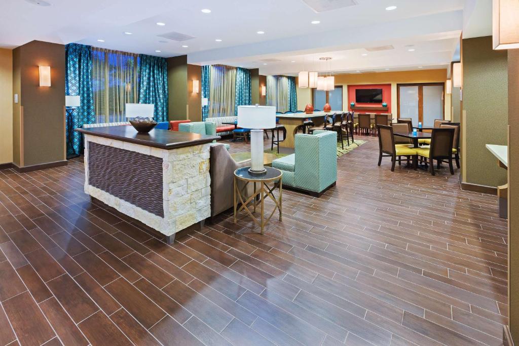 HAMPTON INN AUSTIN/OAK HILL