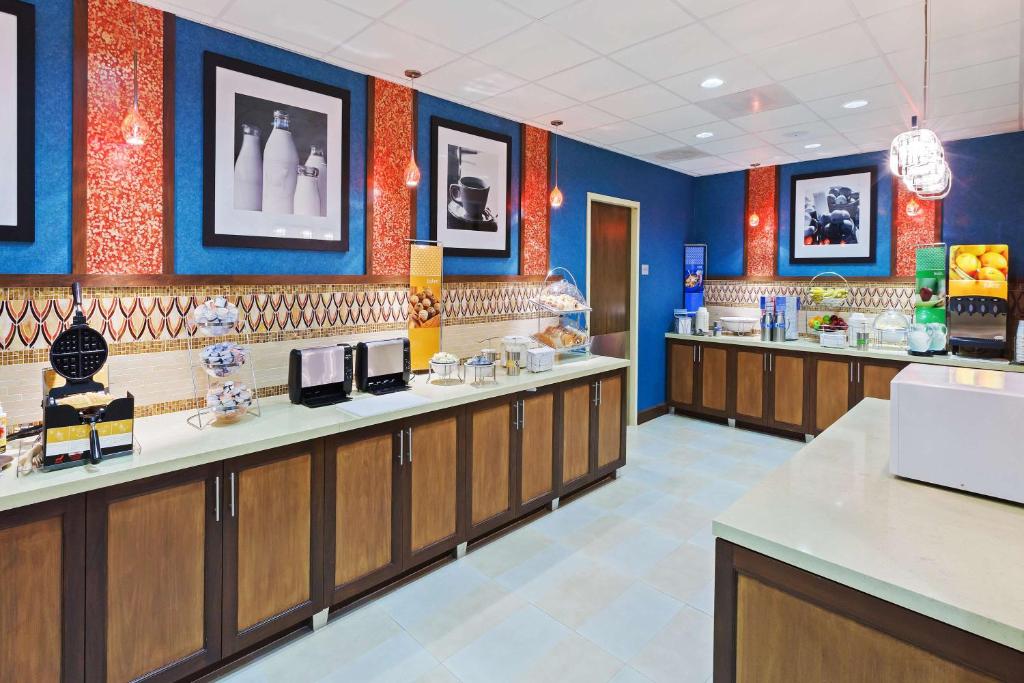 HAMPTON INN AUSTIN/OAK HILL