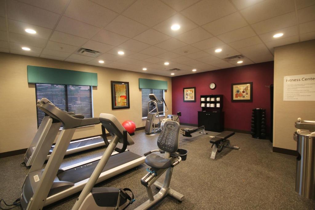 Holiday Inn Express and Suites Charlotte North