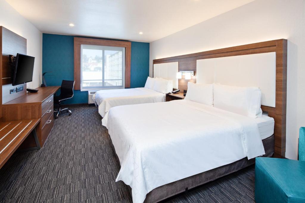 Holiday Inn Express Hollywood Walk of Fame, an IHG Hotel
