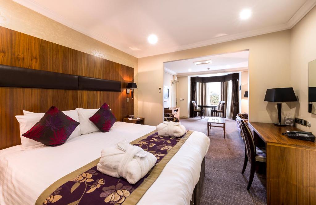 Ramada by Wyndham Cheltenham