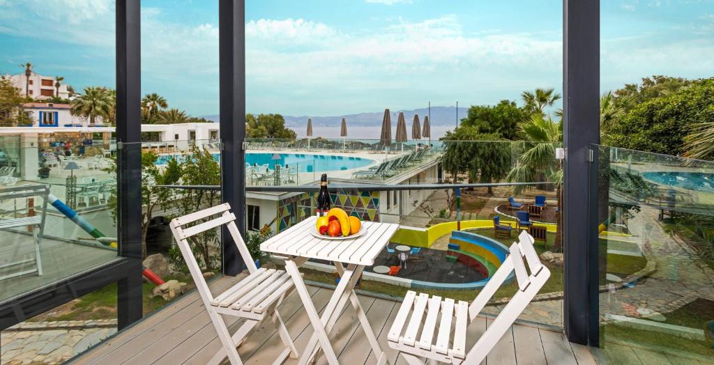 Isis Charm Beach Hotel