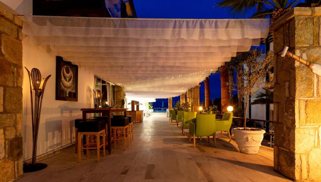Isis Charm Beach Hotel