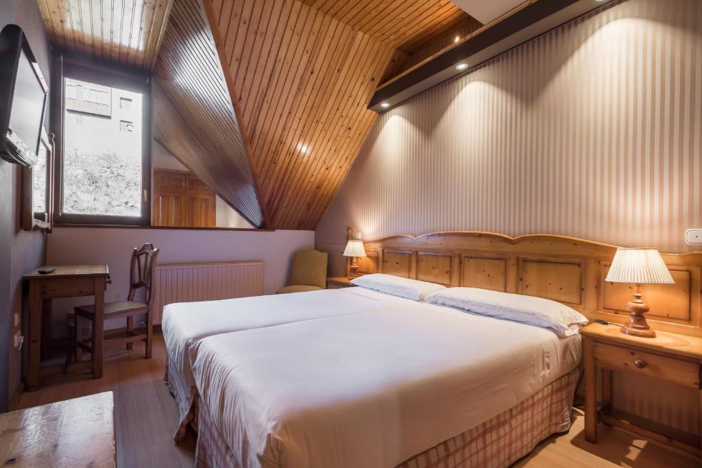 SNÖ Villa de Sallent 3*
