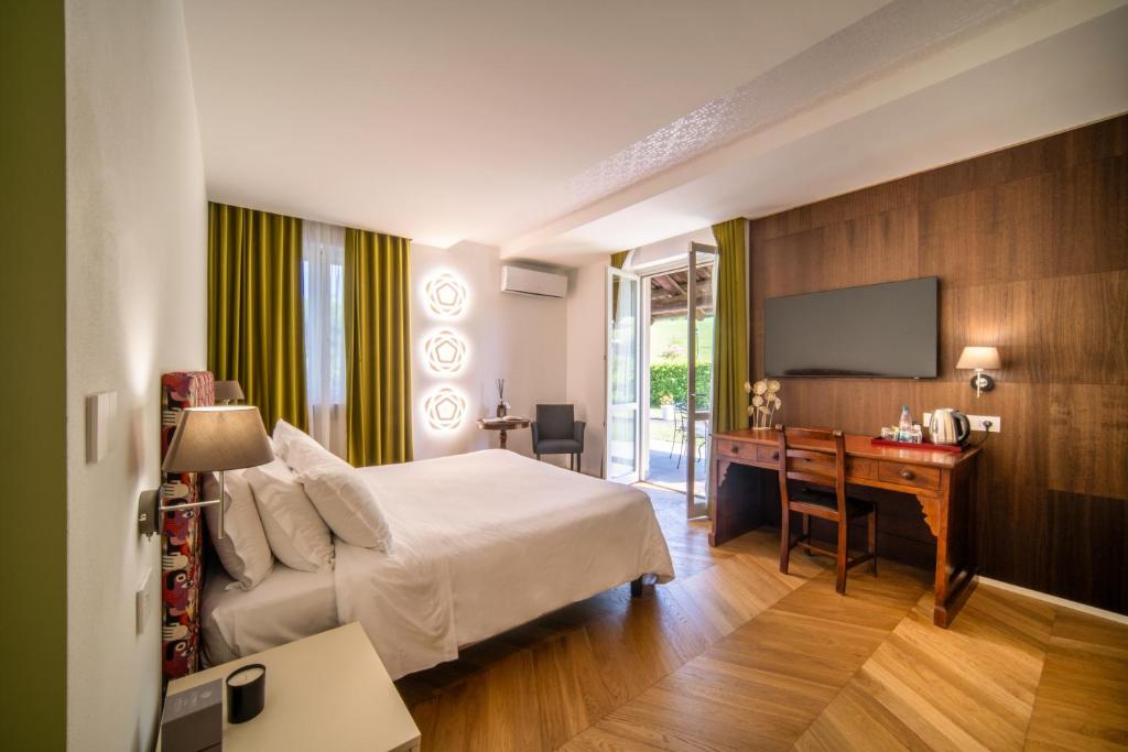Resort Limax Acis