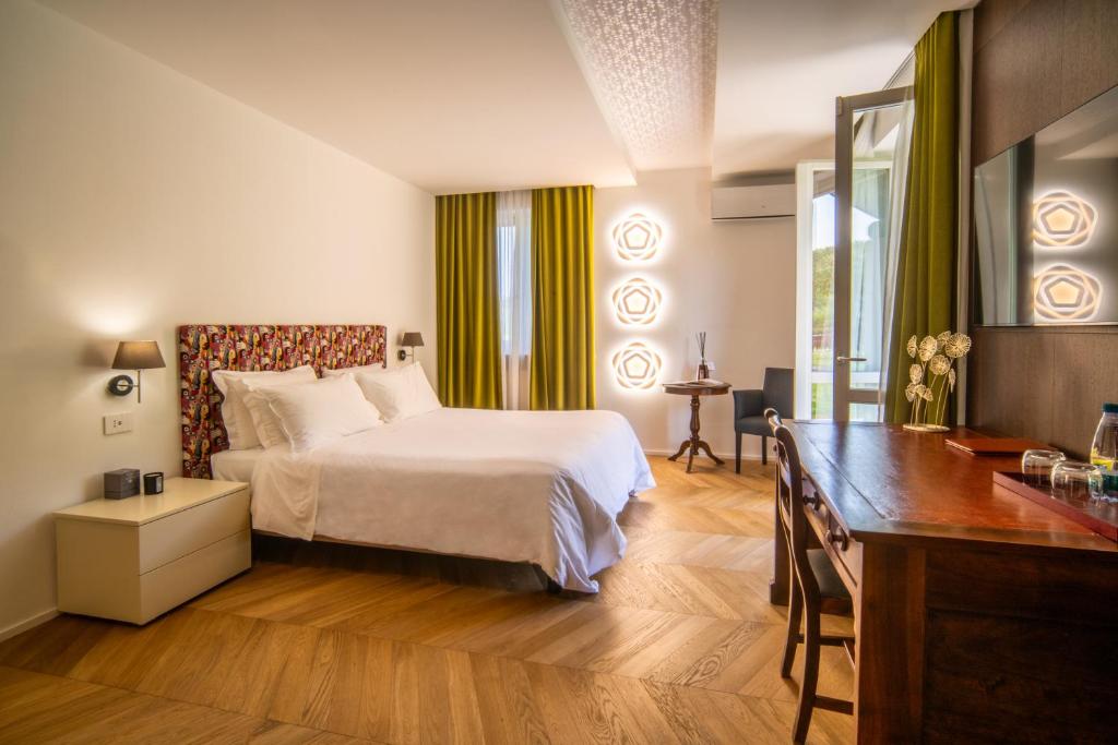 Resort Limax Acis