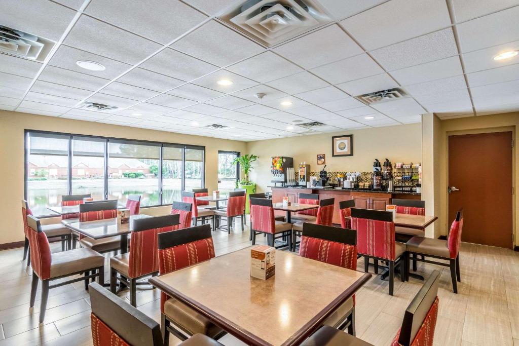 Comfort Inn & Suites Panama City Mall