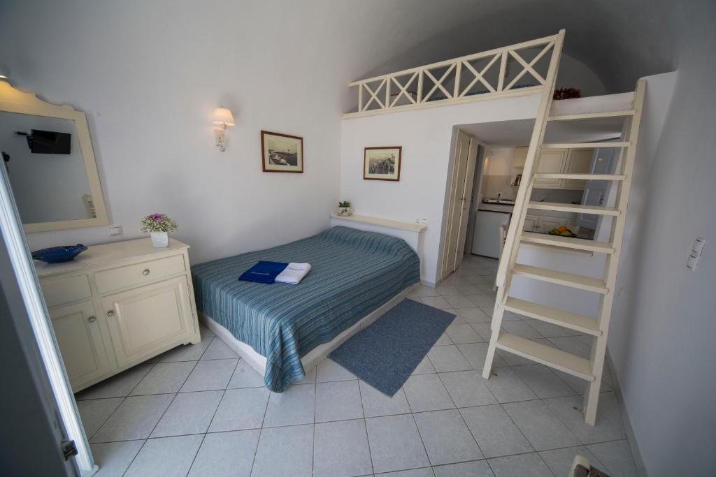 Ianthe Apartments & Villa