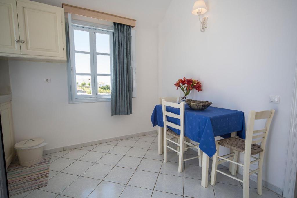 Ianthe Apartments & Villa