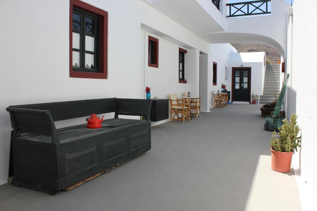 Vrachia Studios Santorini