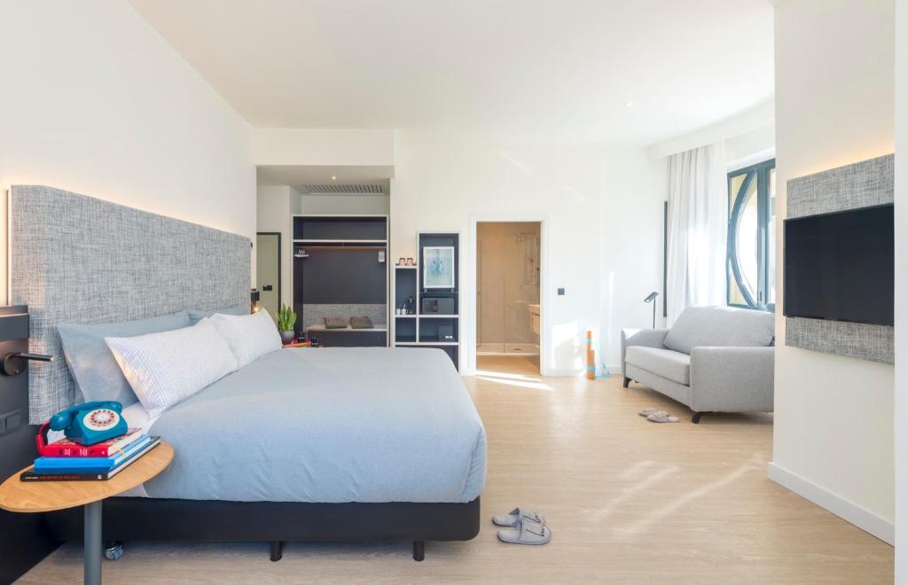 INNSiDE by Melia Madrid Gran Vía (Formerly TRYP Cibeles Hotel)