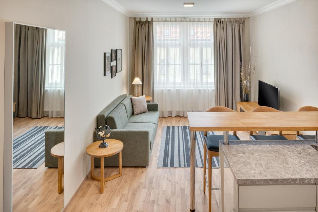 Louren Apartments
