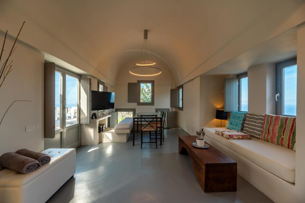 270 Oia's View