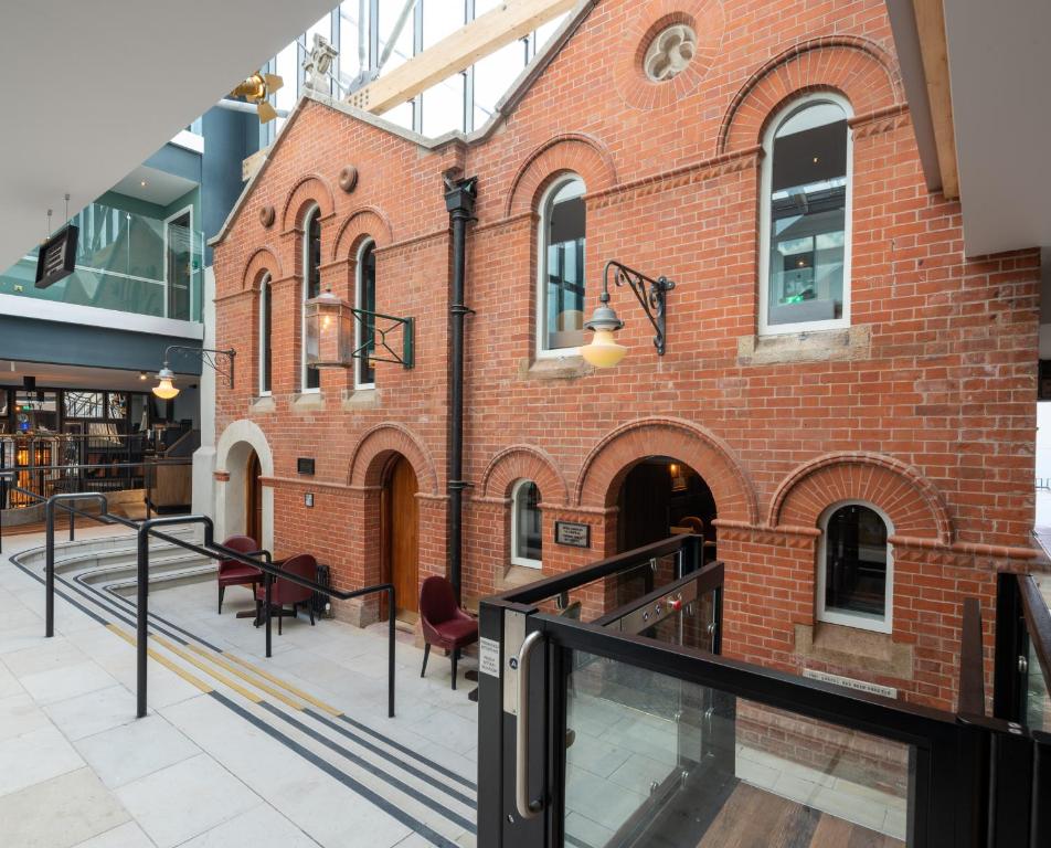 Keavan's Port Hotel