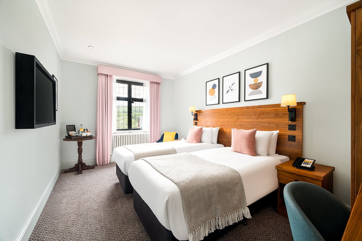 voco Lythe Hill Hotel & Spa, an IHG Hotel