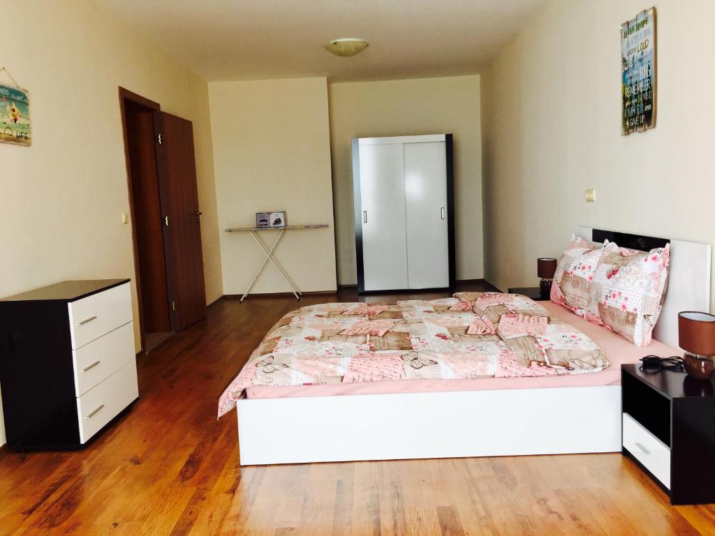 Aheloy Palace Apartments