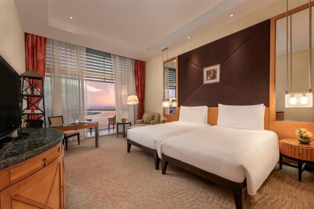 Al Raha Beach Hotel Villas