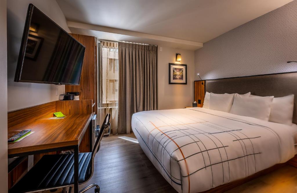 La Quinta Inn & Suites by Wyndham Manhattan Midtown