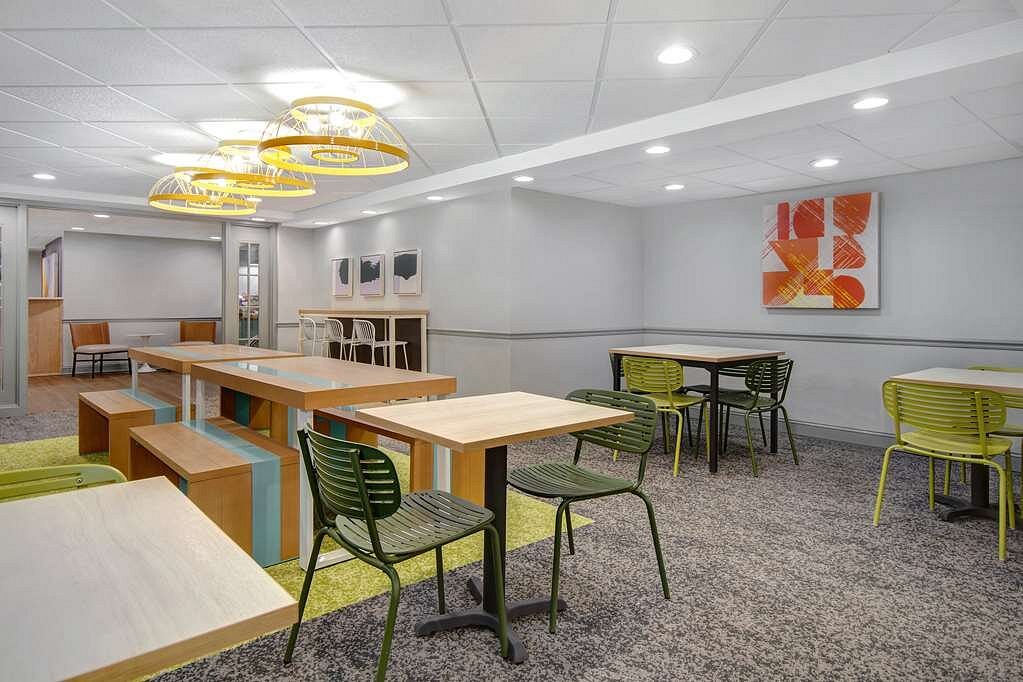 Country Inn and Suites By Carlson, Rochester Brighton, NY