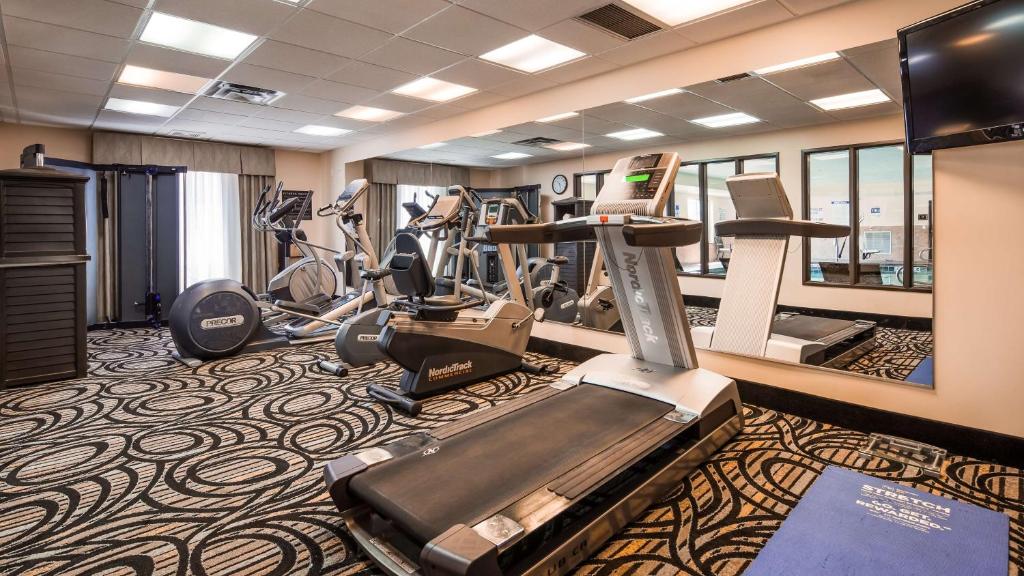 BEST WESTERN PLUS Airport Inn and Suites