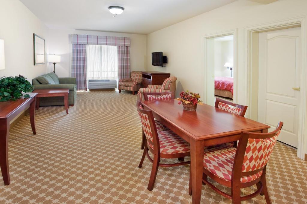 Country Inn and Suites by Radisson, Tifton, GA