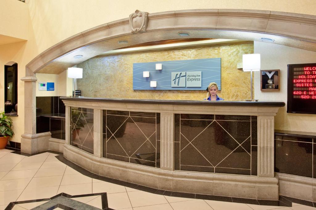 Holiday Inn Express Hotel & Suites Tucson Mall