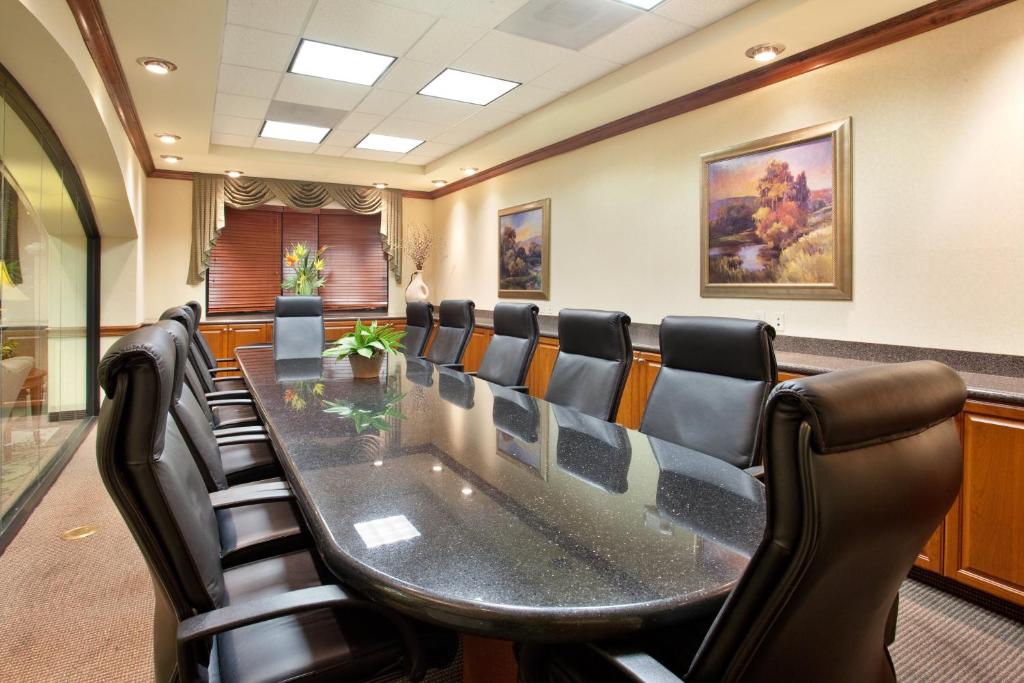 Holiday Inn Express Hotel & Suites Tucson Mall
