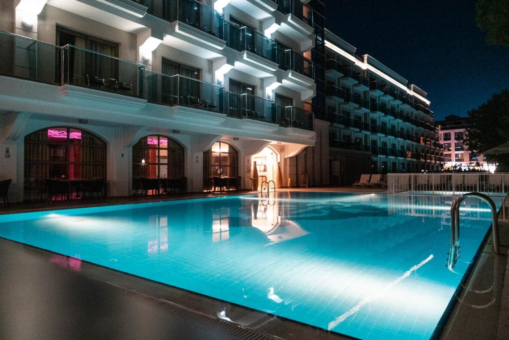 Emre Beach Hotel