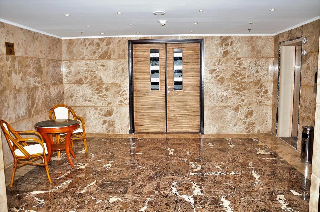 Cleopatra Hotel