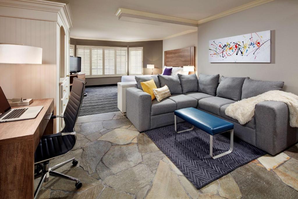 Best Western Plus Posada Royale Hotel & Suites