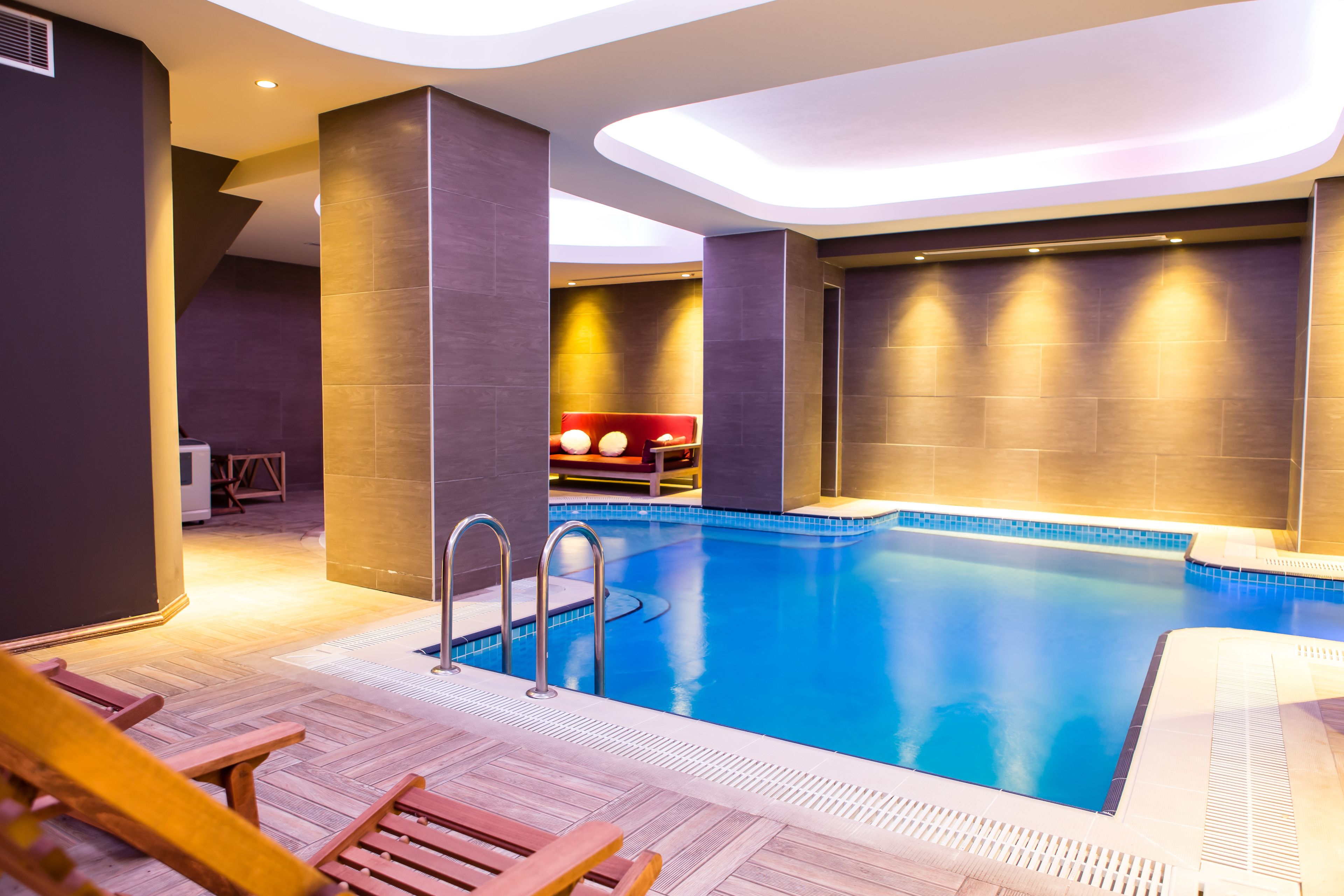 Ayna Hotel