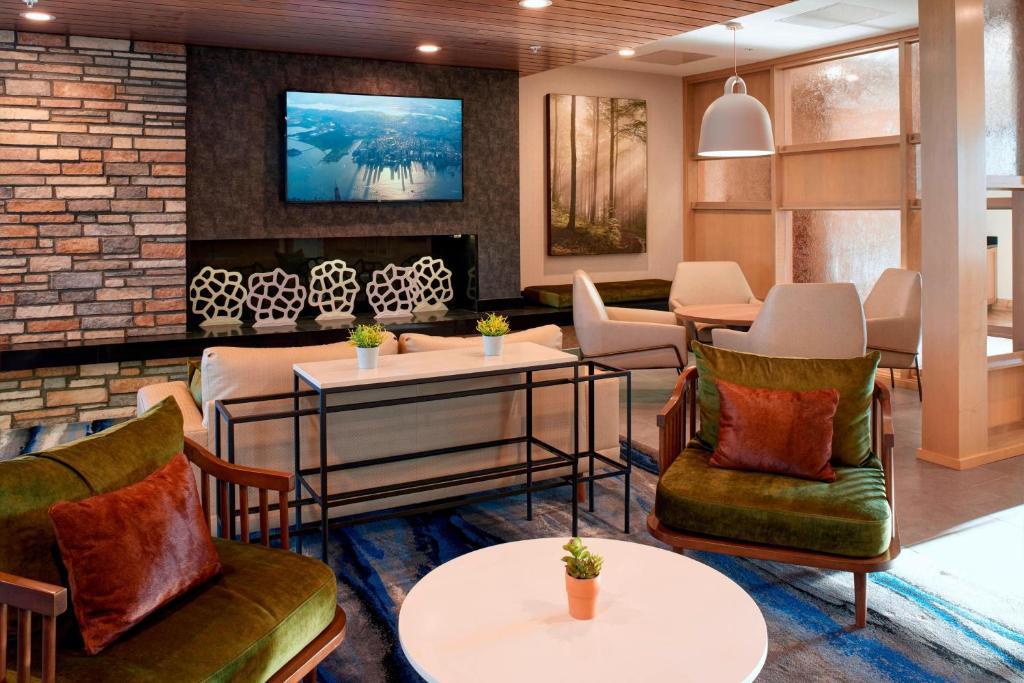 Fairfield Inn & Suites Columbus IN