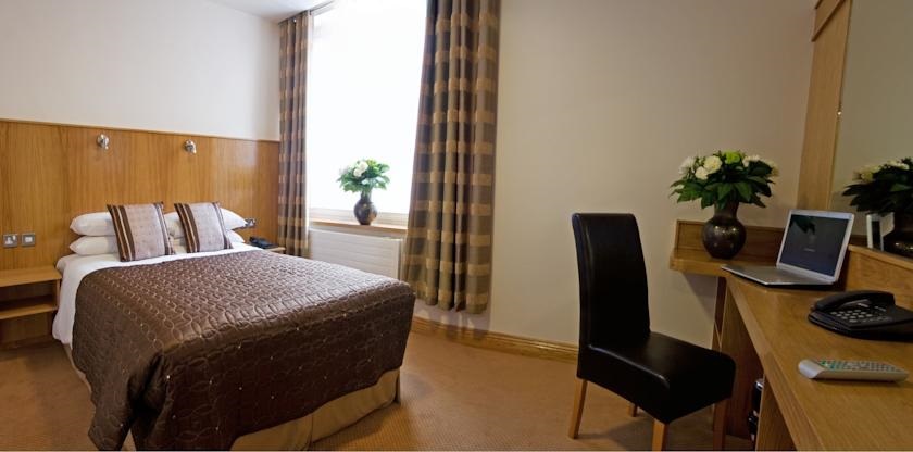 Blooms Hotel