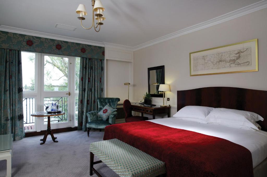 Macdonald Compleat Angler