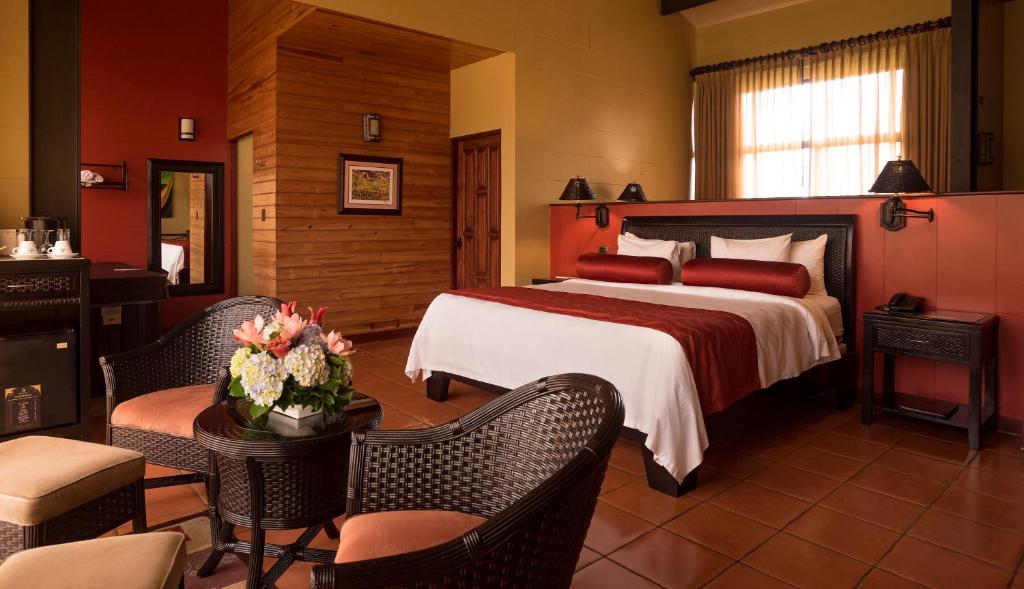 Hotel Arenal Kioro Suites & Spa