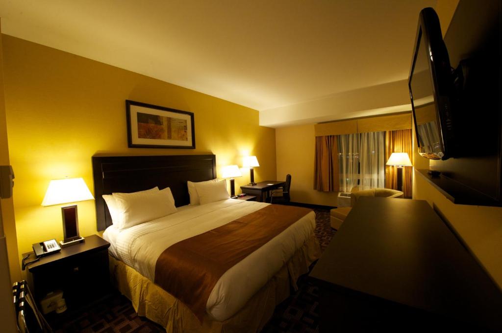 Days Inn & Suites by Wyndham Winnipeg Airport Manitoba