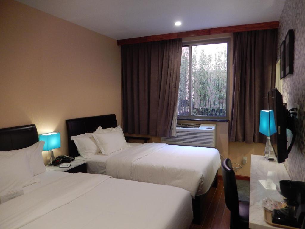 Quality Inn Near Sunset Park