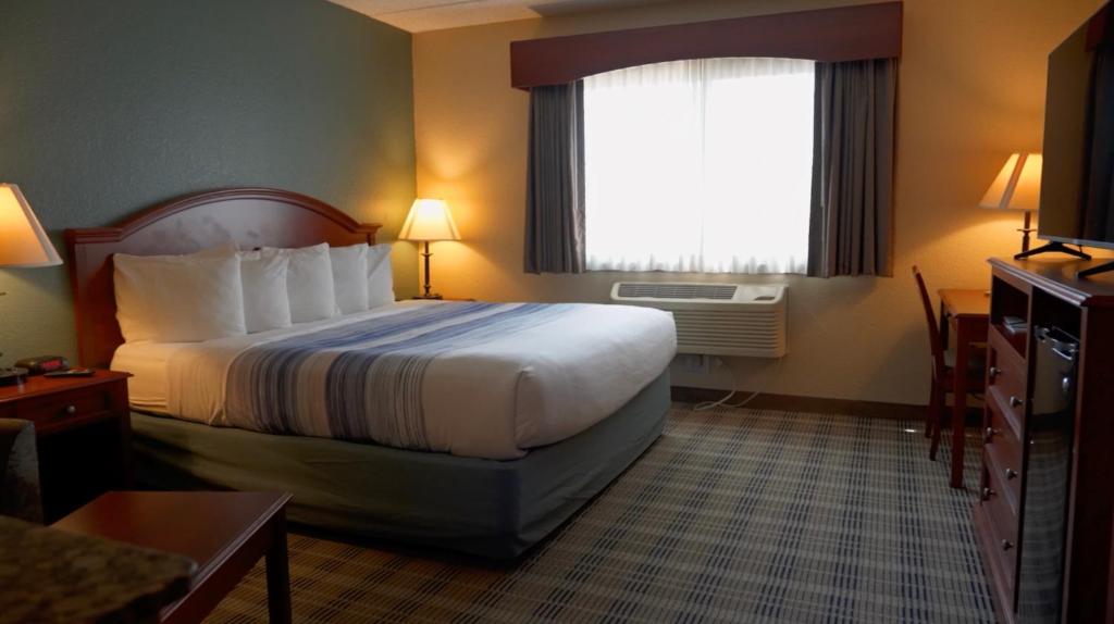 AmericInn by Wyndham Chippewa Falls