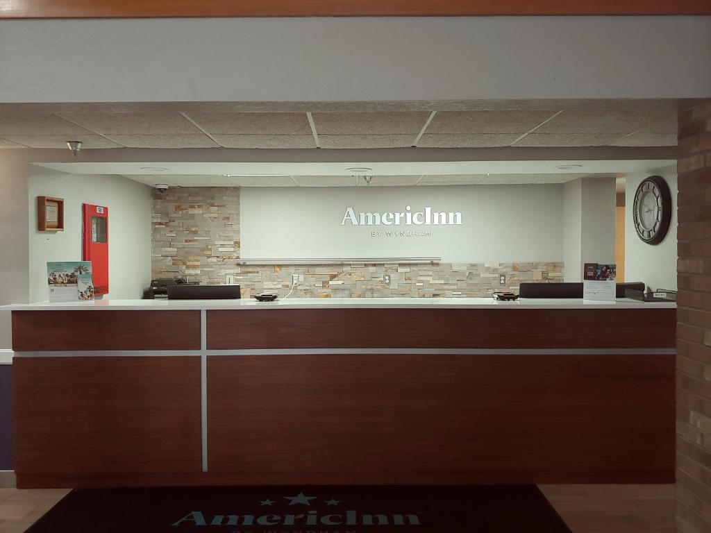 AmericInn by Wyndham Dickinson