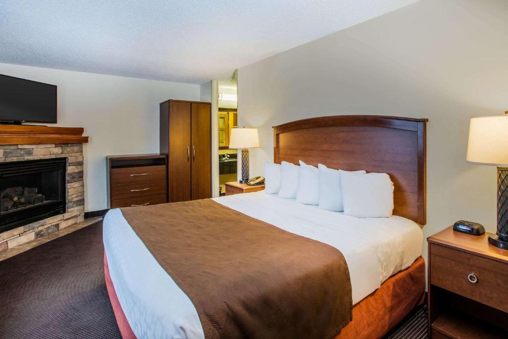 AmericInn by Wyndham Grand Forks