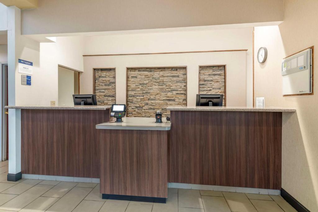 Best Western Plus Liverpool-Syracuse Inn & Suites